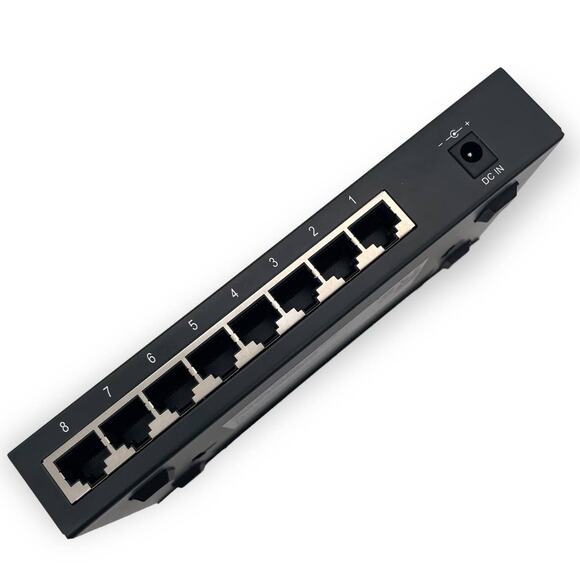 TRENDnet 8-Port Unmanaged Gigabit Desktop Metal Switch, Ethernet Splitter - Picture 2 of 5